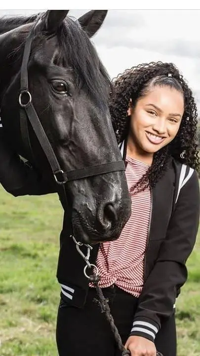 ai character: Free rein background