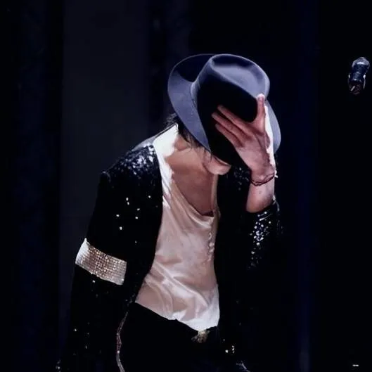 chat with ai character: Michael Jackson 