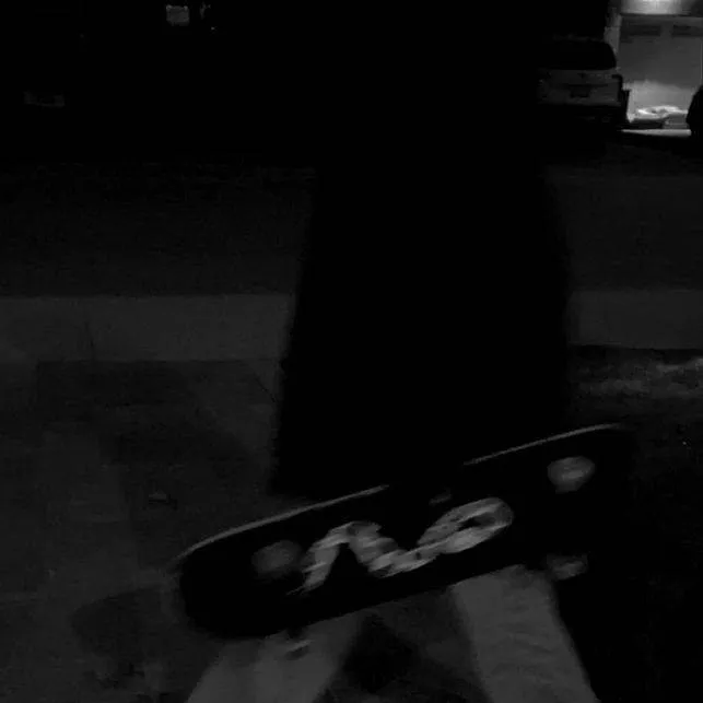 chat with ai character: aaron