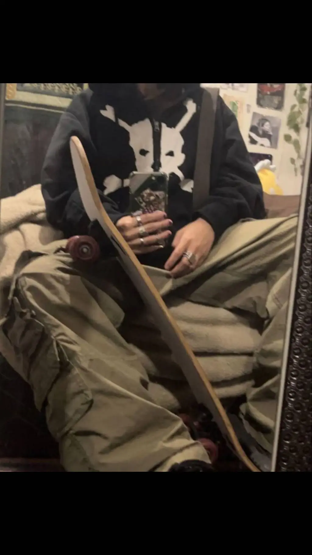 ai character: leo <33 background