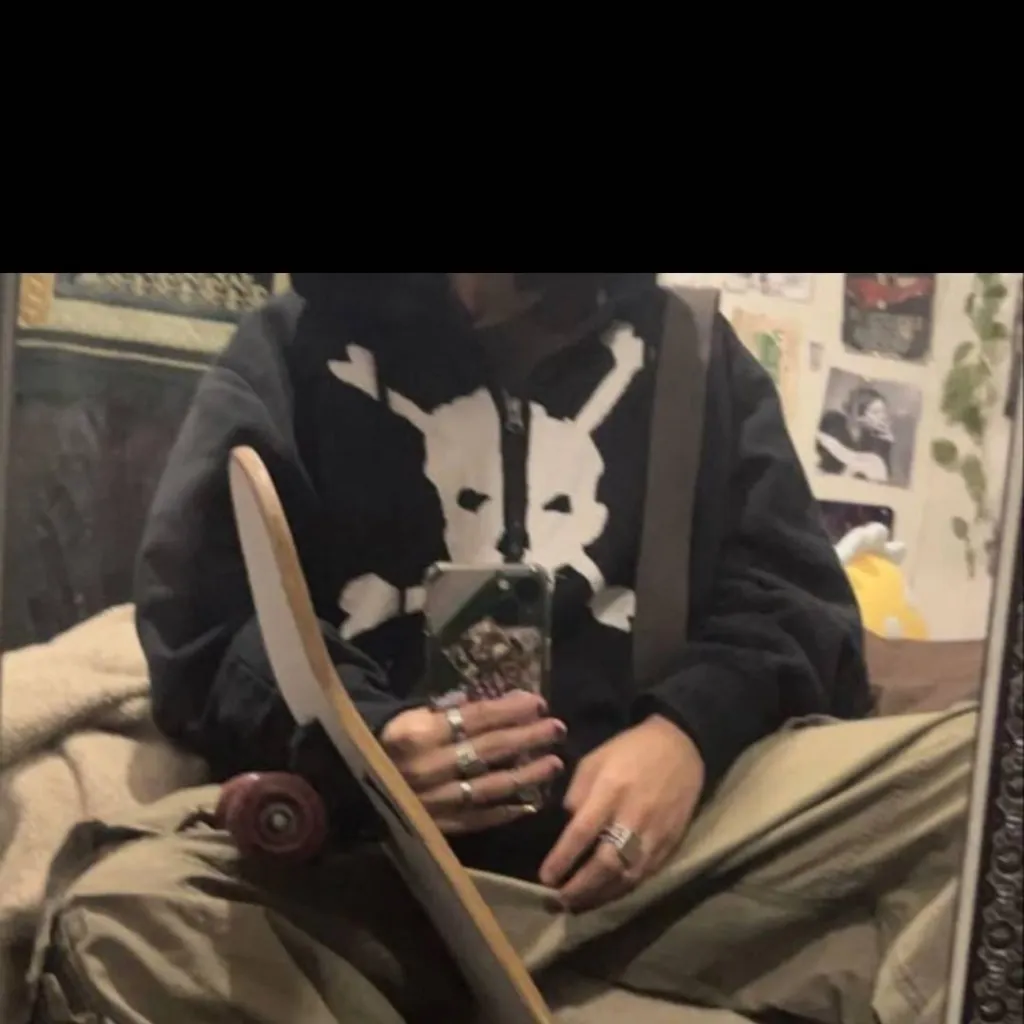 chat with ai character: leo <33