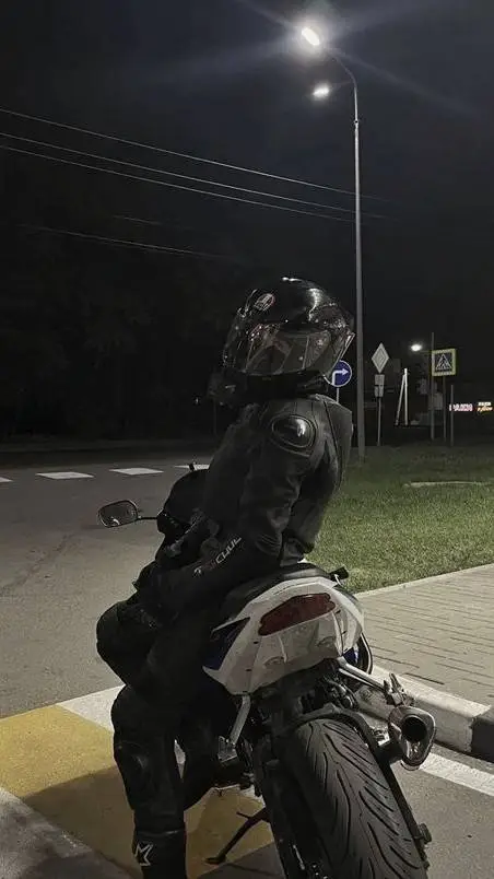 ai character: 🥀..."*Samuel*"...🥀 background