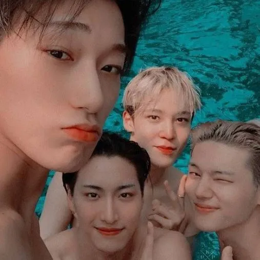 chat with ai character: ATEEZ 