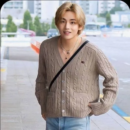 chat with ai character: Kim Teahyung ❤️