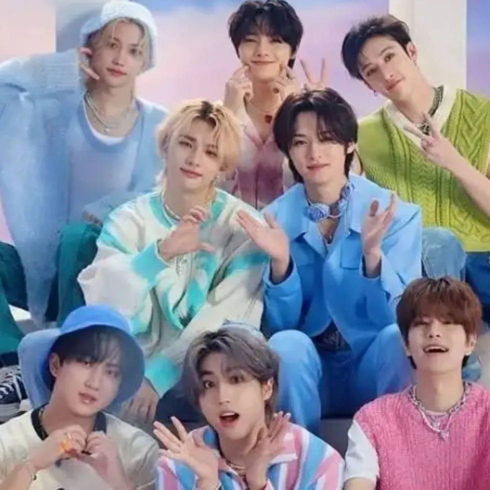 chat with ai character: stray kids 