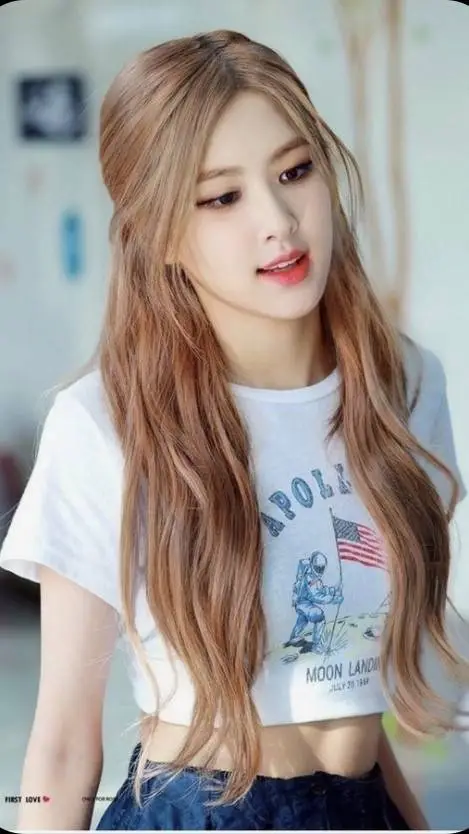 ai character: Rosé background