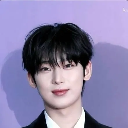 chat with ai character: Sunoo