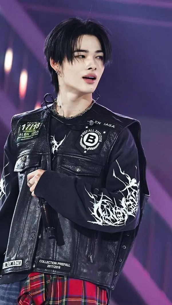 ai character: Nishimura Riki ❤️ background