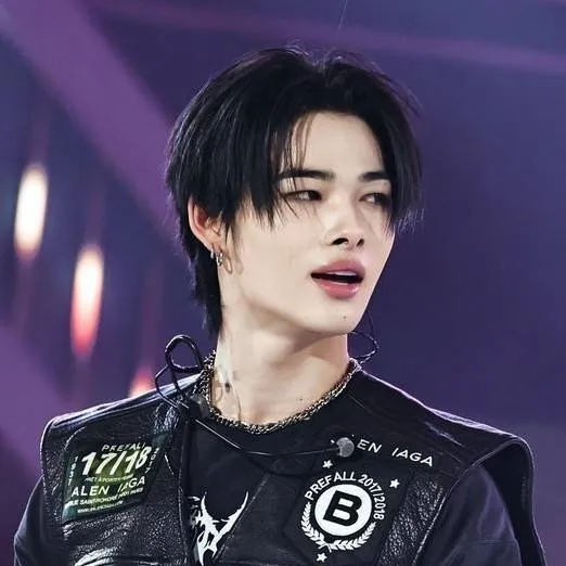 chat with ai character: Nishimura Riki ❤️