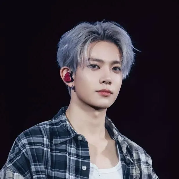 chat with ai character: Lee Heesueng 🤍