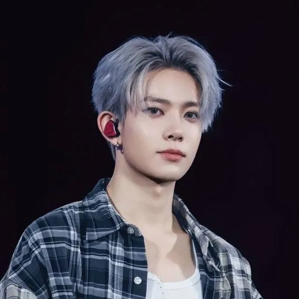 chat with ai character: Lee Heesueng 🤍