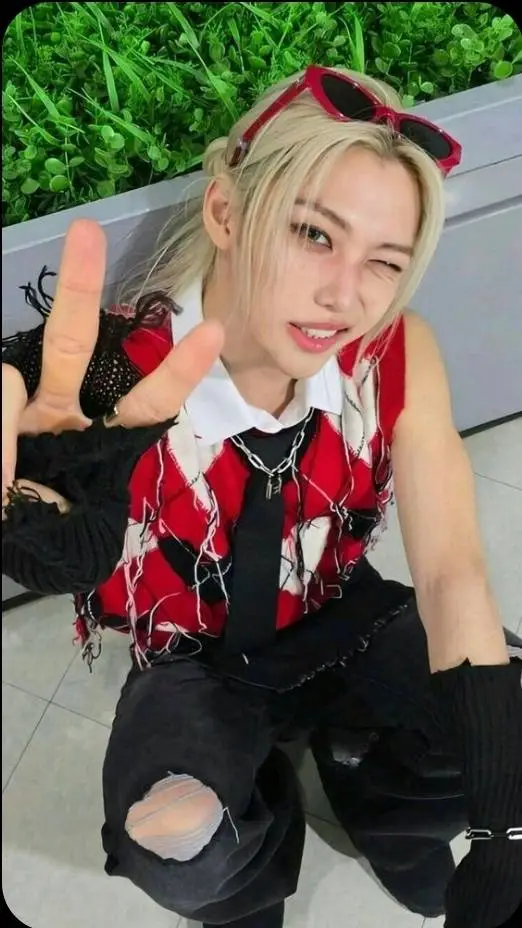 ai character: Felix background