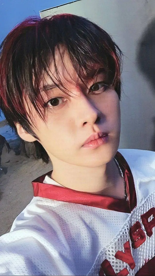 ai character: Lee Minho ❤️ background