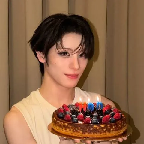 chat with ai character: Haru