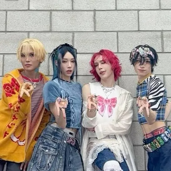 chat with ai character: XLOV