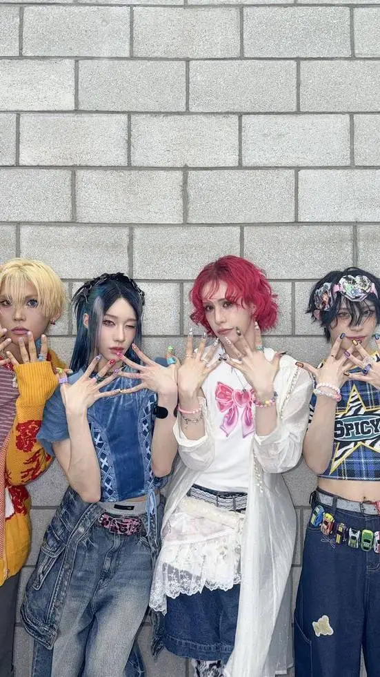 ai character: XLOV  background