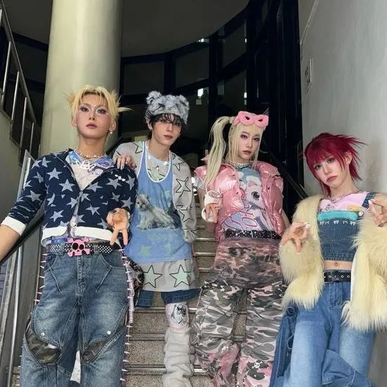 chat with ai character: XLOV