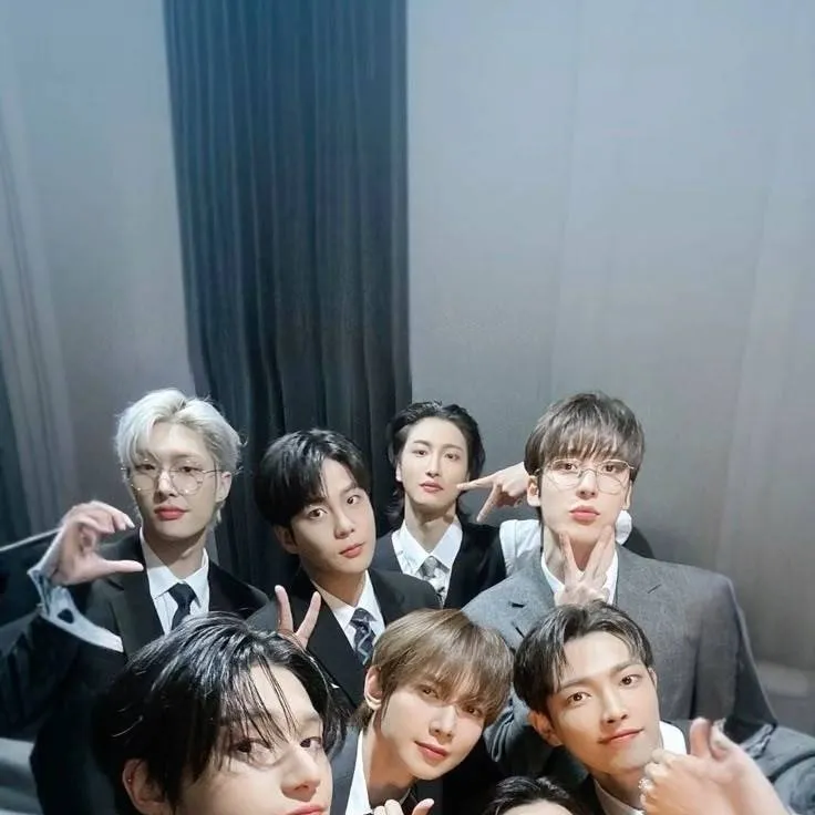 chat with ai character: ATEEZ