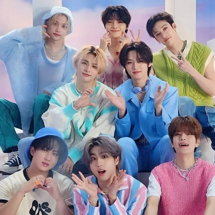 chat with ai character: Stray kids 