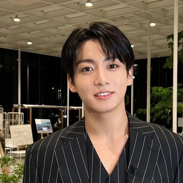 chat with ai character: Jeon jungkook 