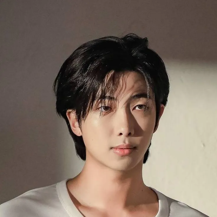 chat with ai character: Kim Namjoon 