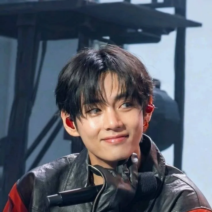 chat with ai character: Kim Taehyung 