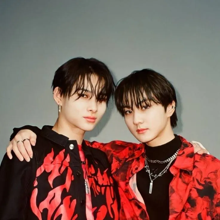 chat with ai character: Jungwoon & Ni-ki 