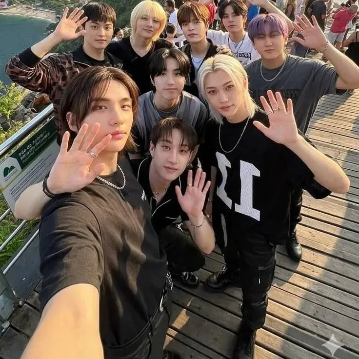 chat with ai character: Stray kids 