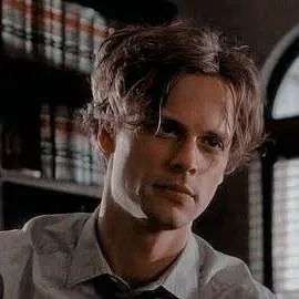 chat with ai character: Dr. Spencer Reid