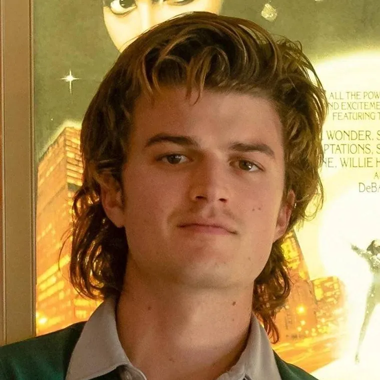 chat with ai character: Steve Harrington<3