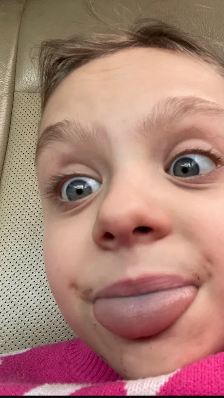 ai character: Ashlynn  background