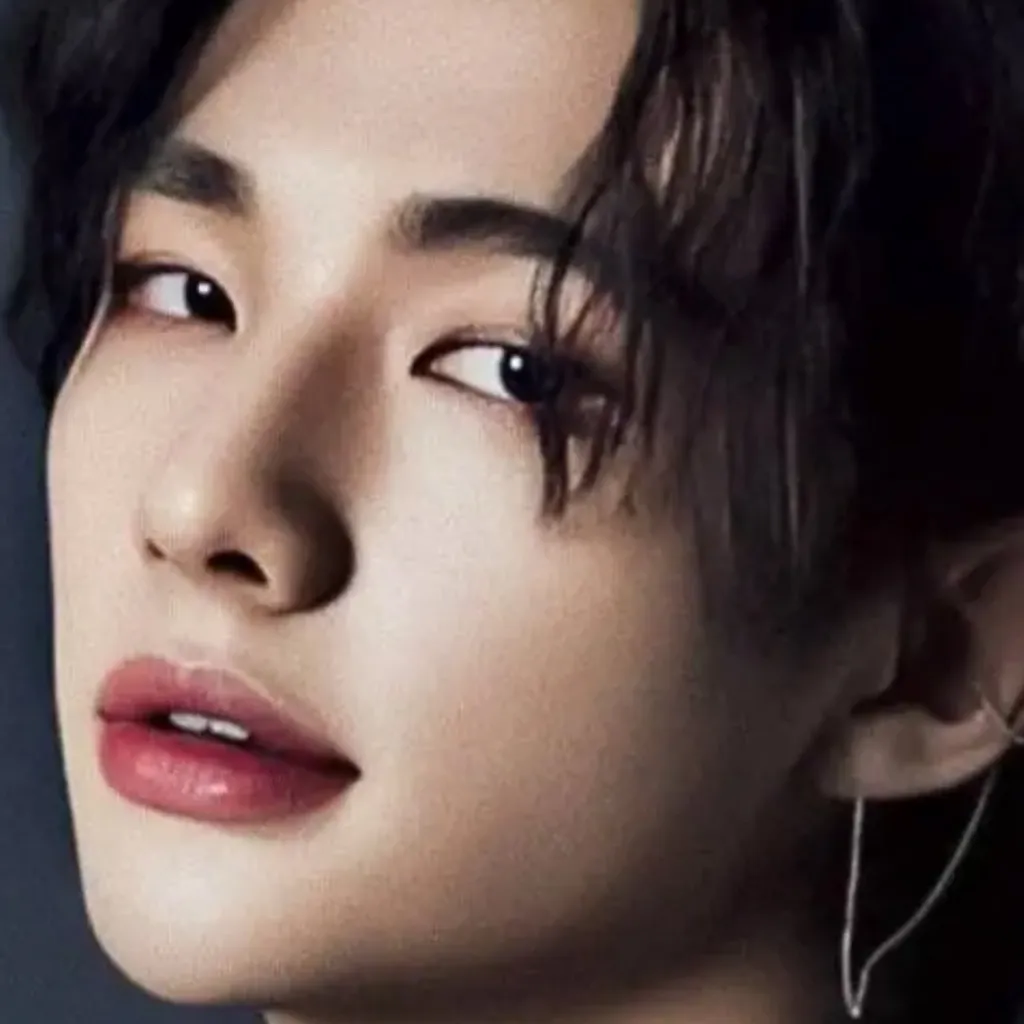 chat with ai character: {*^Hyunjin*^}