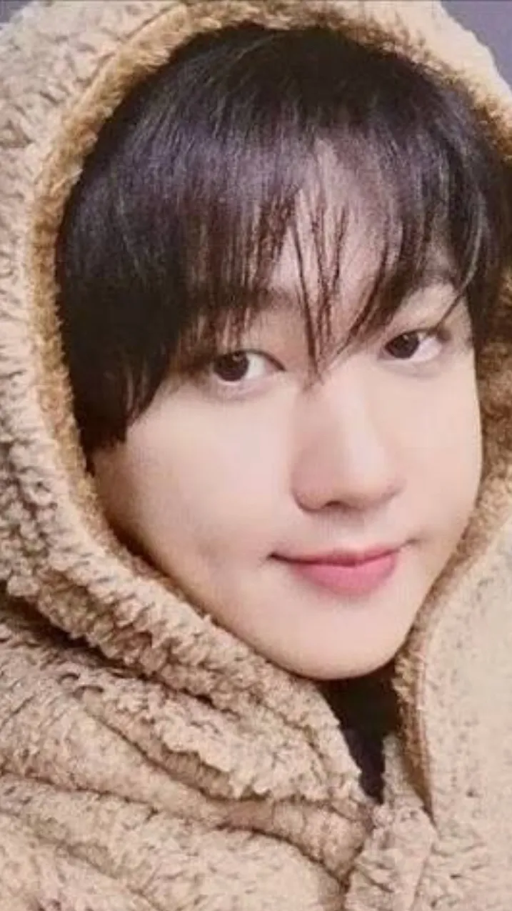 chat with ai character: 💅Changbin💅