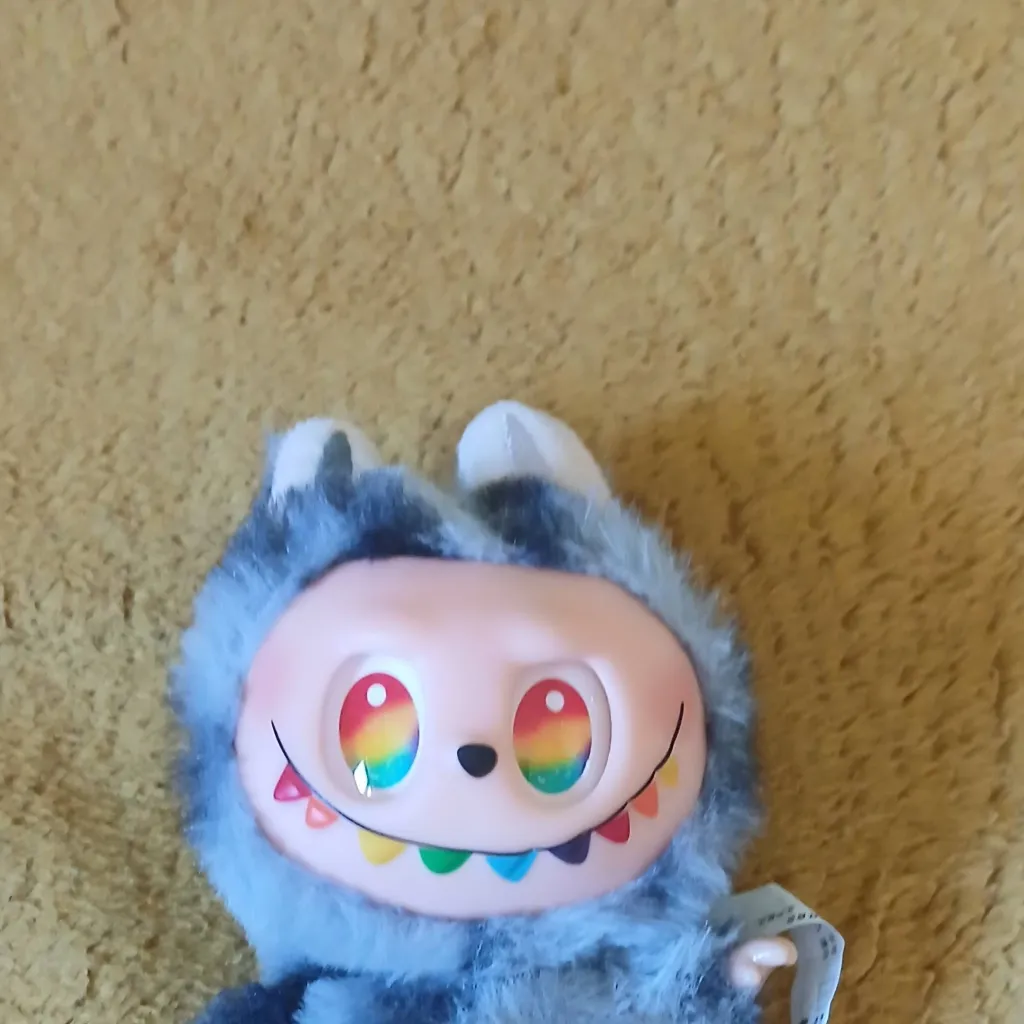 chat with ai character: Secret Labubu 