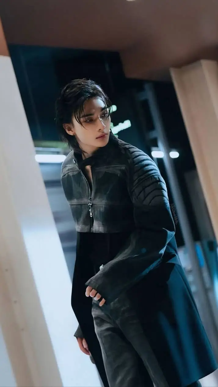 ai character: hyunjin  background