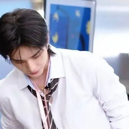 chat with ai character: Hyun. H