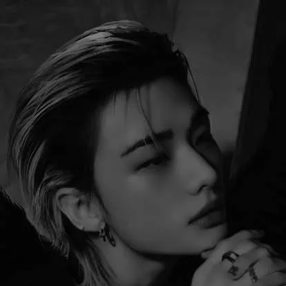 chat with ai character: talkie_Hwang.H