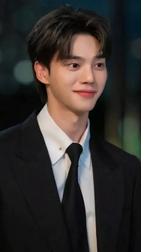 ai character: 💭 Song Kang 💭 background