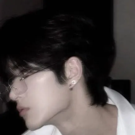 chat with ai character: james