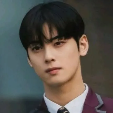 chat with ai character: Suho true beauty