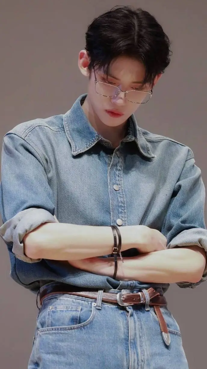 ai character: ⭐CHOI YEONJUN⭐ background