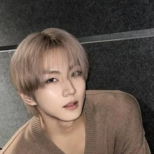 chat with ai character: 🕷YANG JUNGWON 🕷