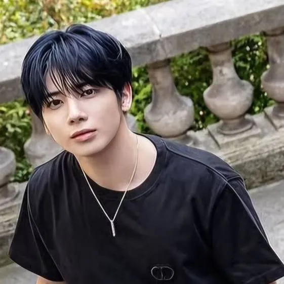 chat with ai character: ✿Kang Teahyun ✿