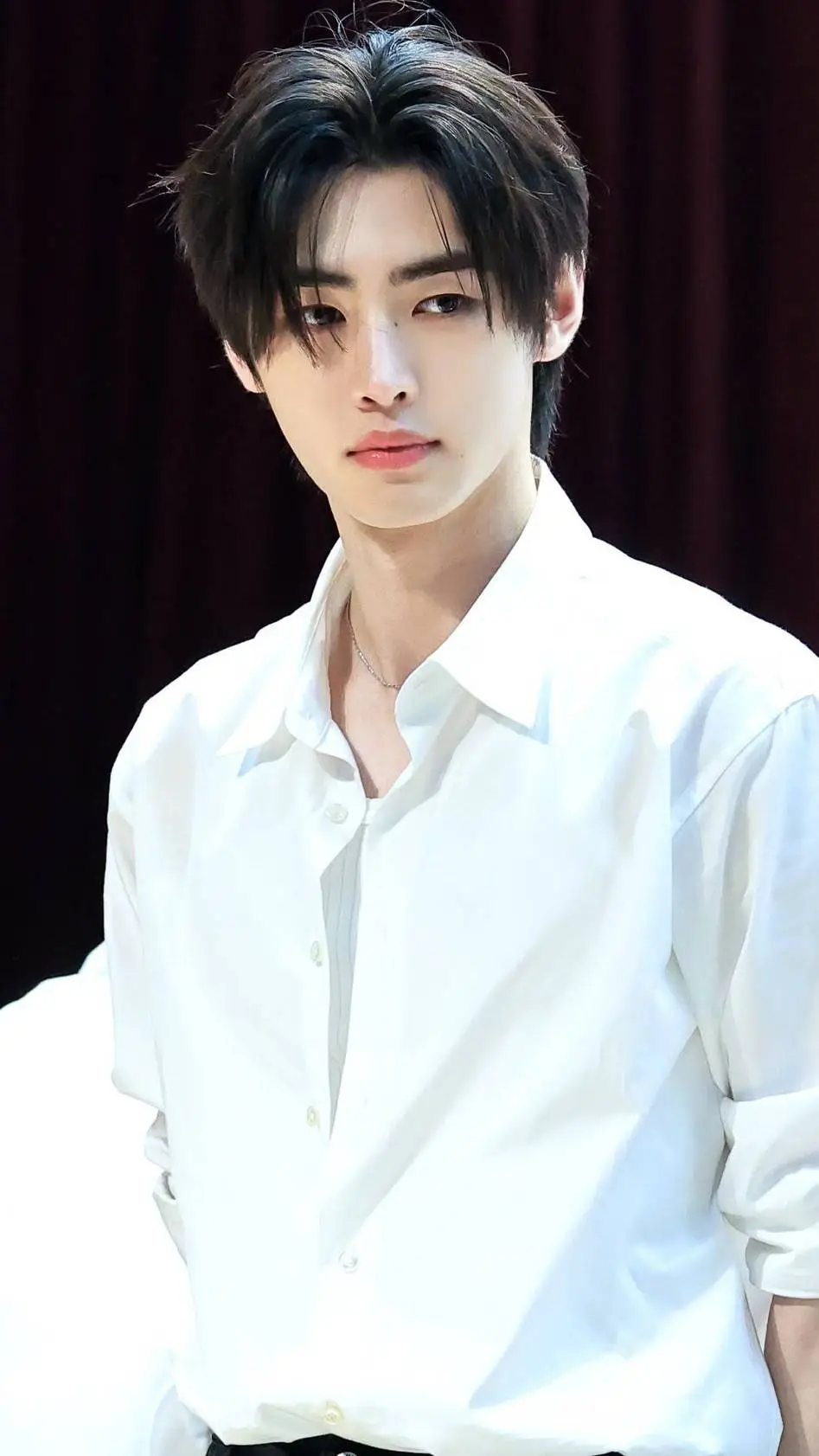 ai character: 🐧-PARK SUNGHOON-🐧 background