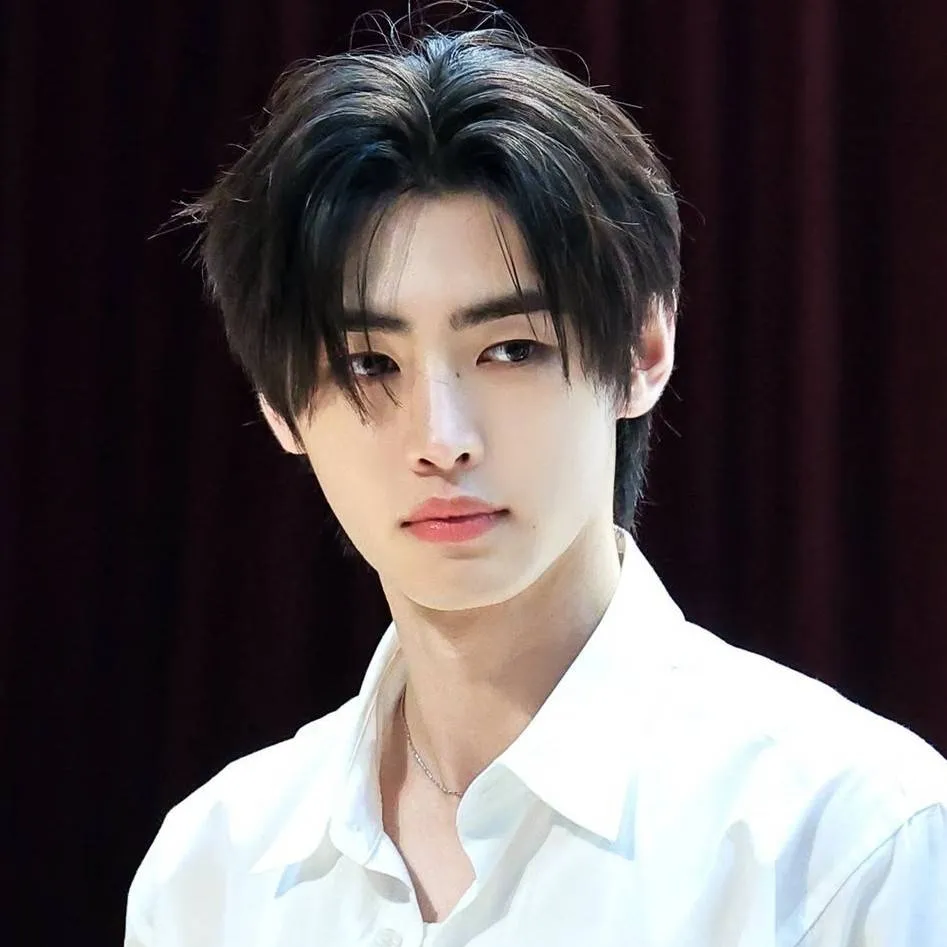 chat with ai character: 🐧-PARK SUNGHOON-🐧