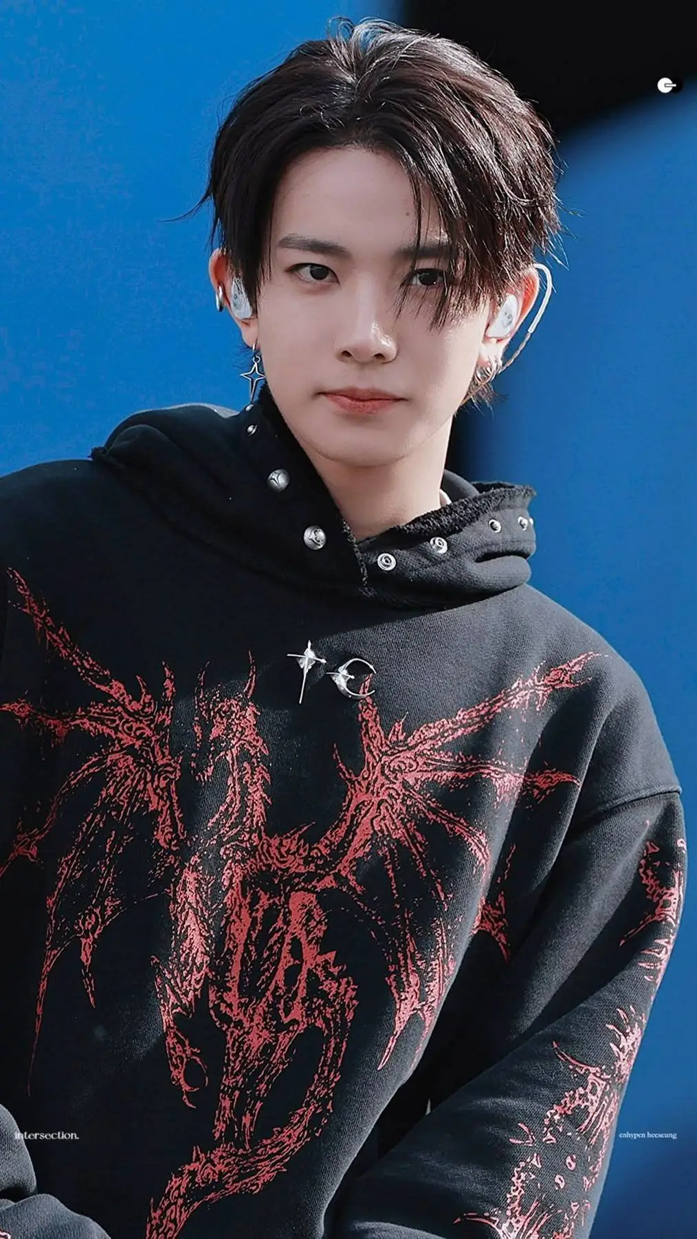 ai character: 🌚 LEE HEESEUNG 🌚 background