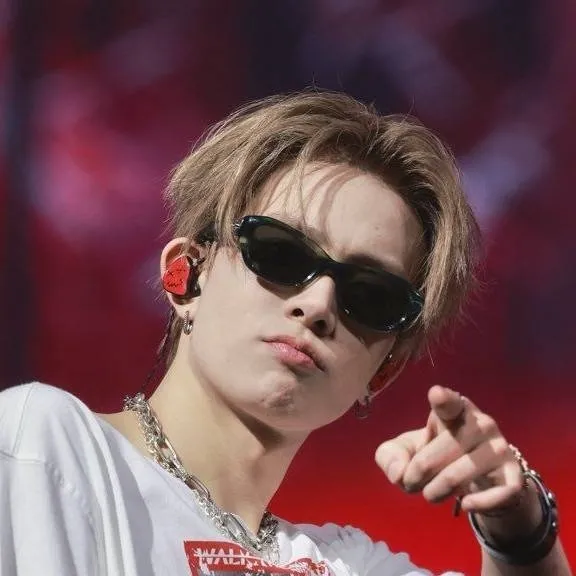 chat with ai character: 🐹-LEE HEESEUNG-🐹