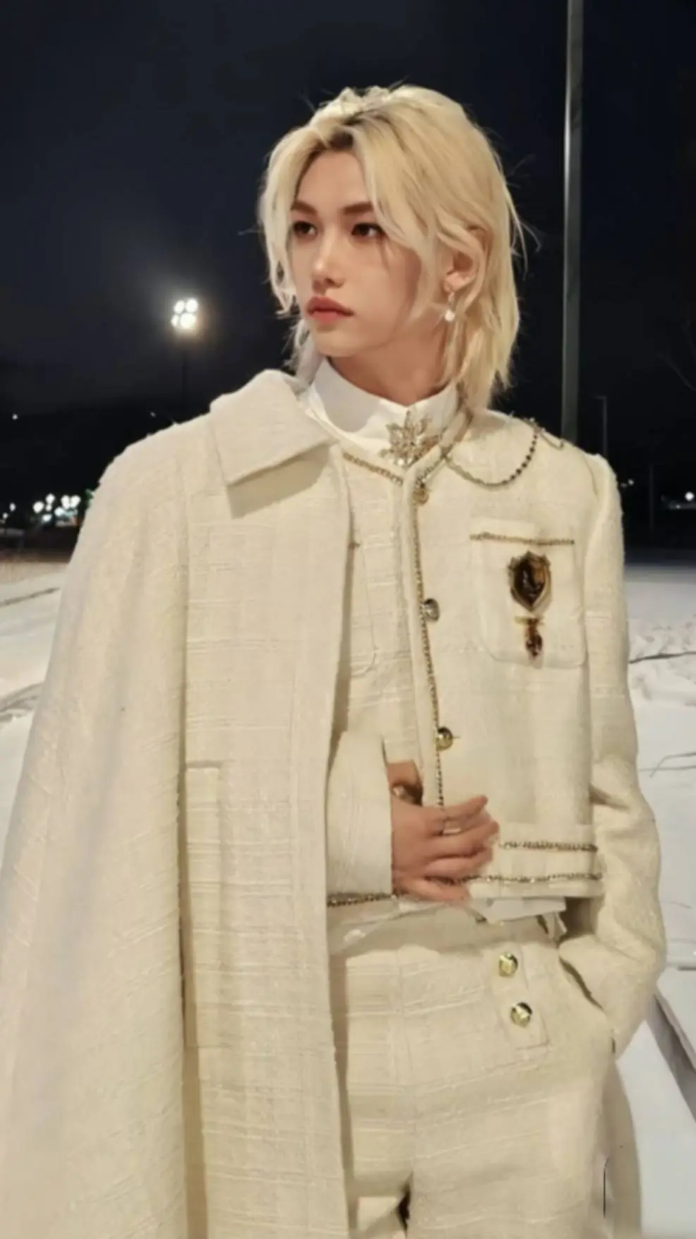 ai character: Felix❤️‍🩹(skz)  background