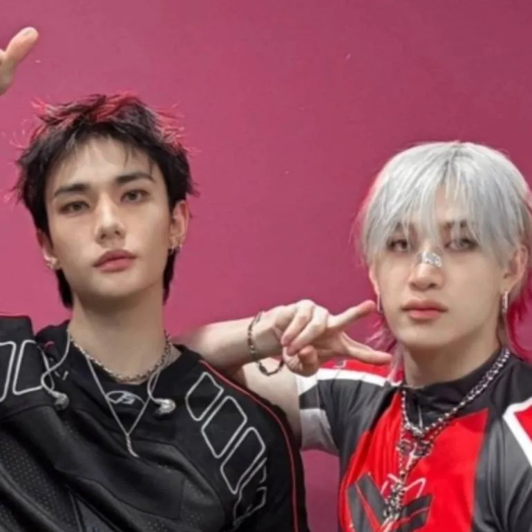 chat with ai character: Hyunjin×Bangchan 