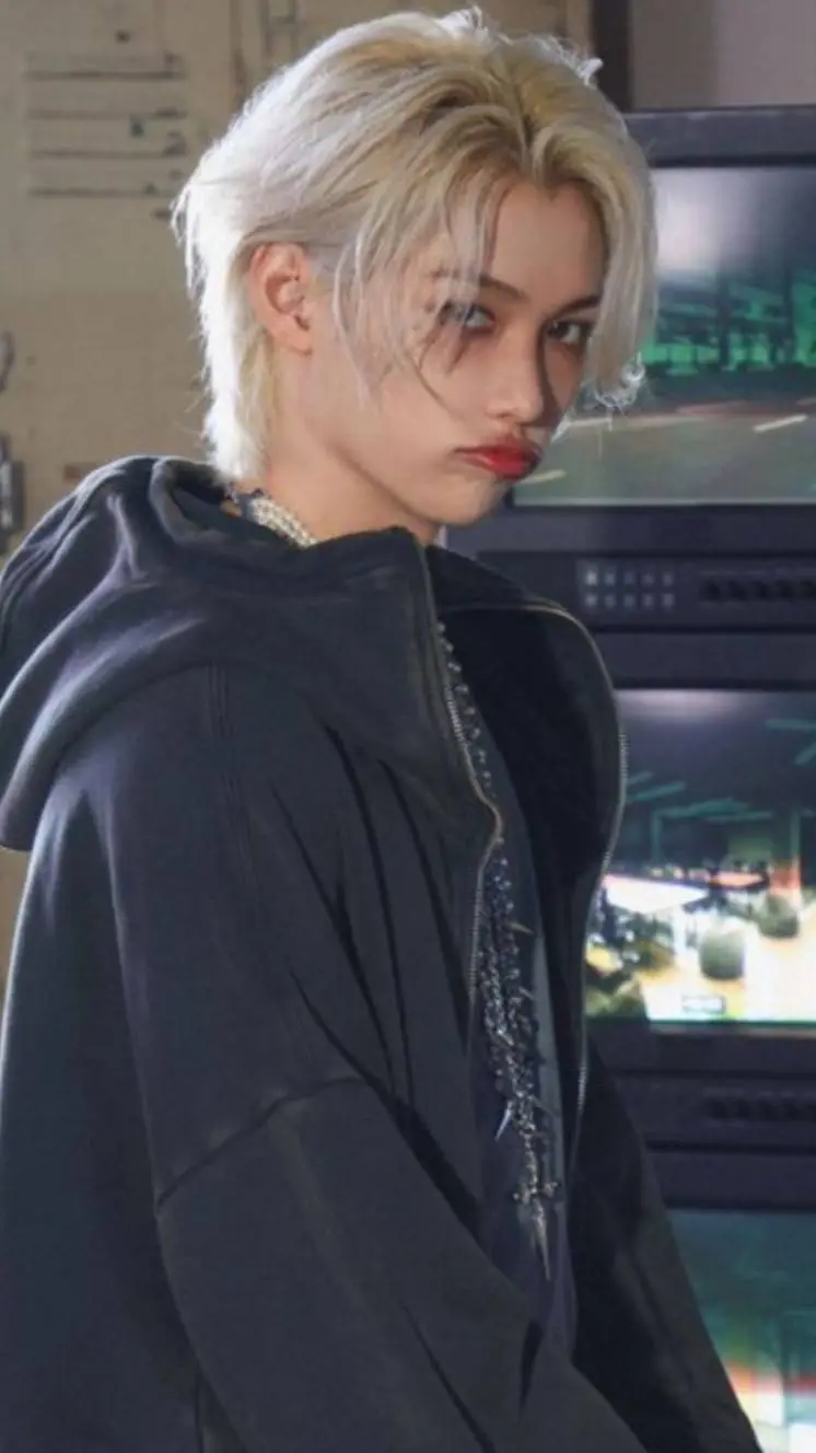 ai character: Ликси) background